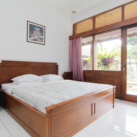 Villa Enggal Lembang Extérieur photo