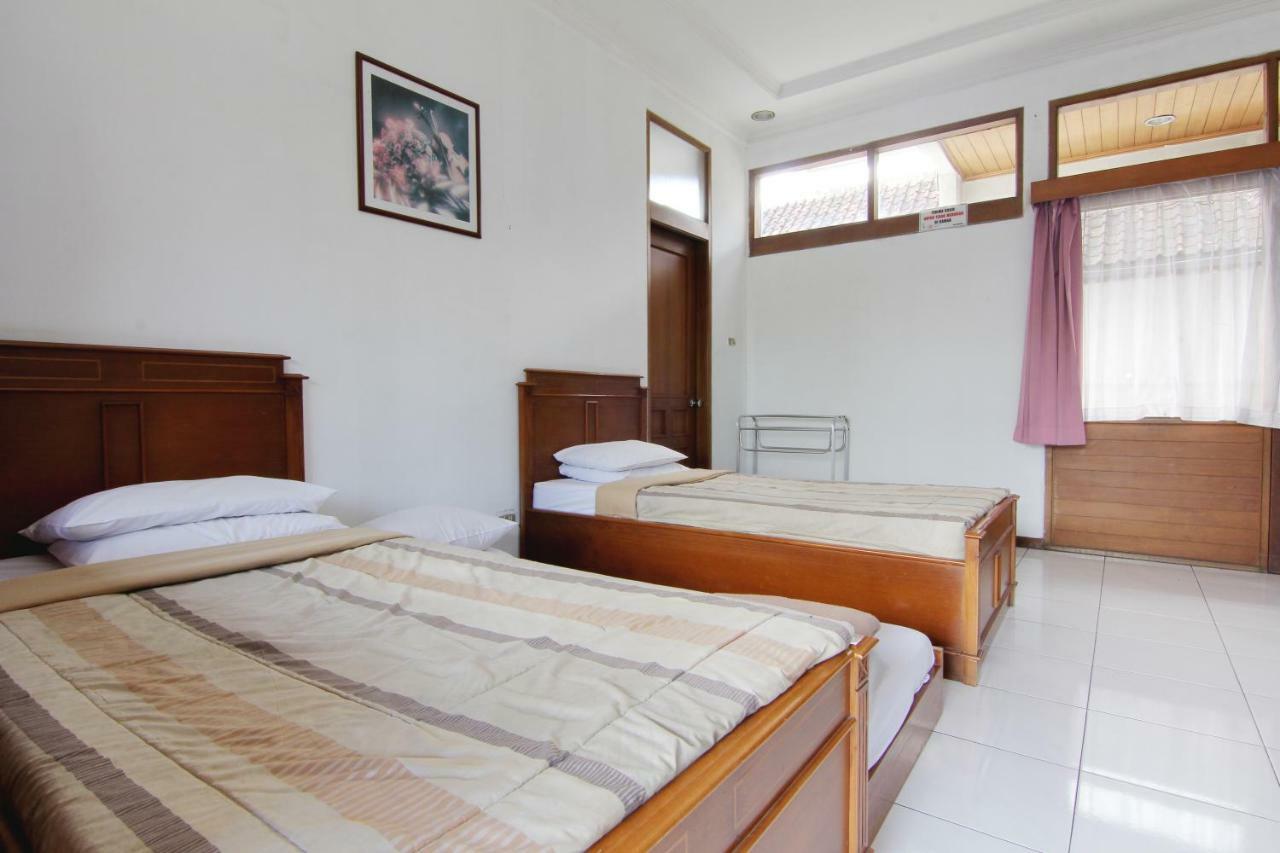 Villa Enggal Lembang Extérieur photo