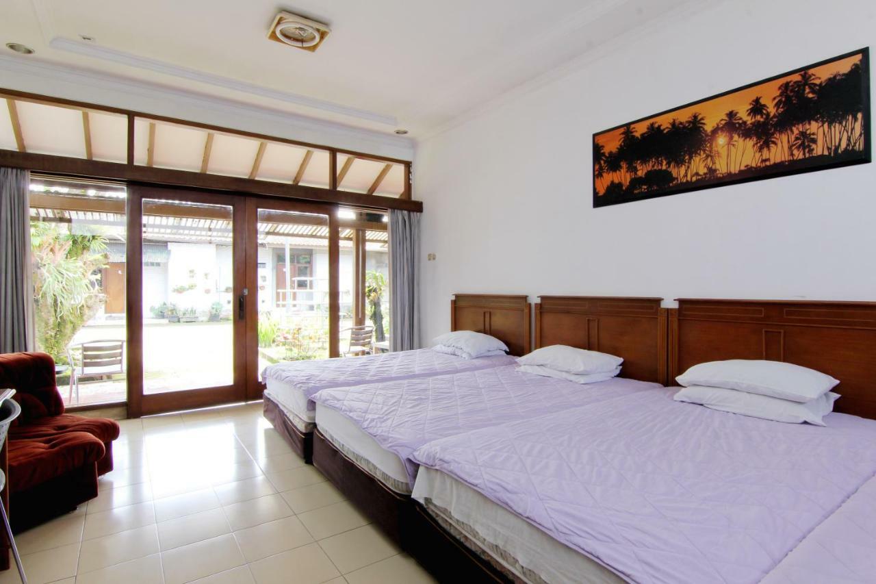 Villa Enggal Lembang Extérieur photo
