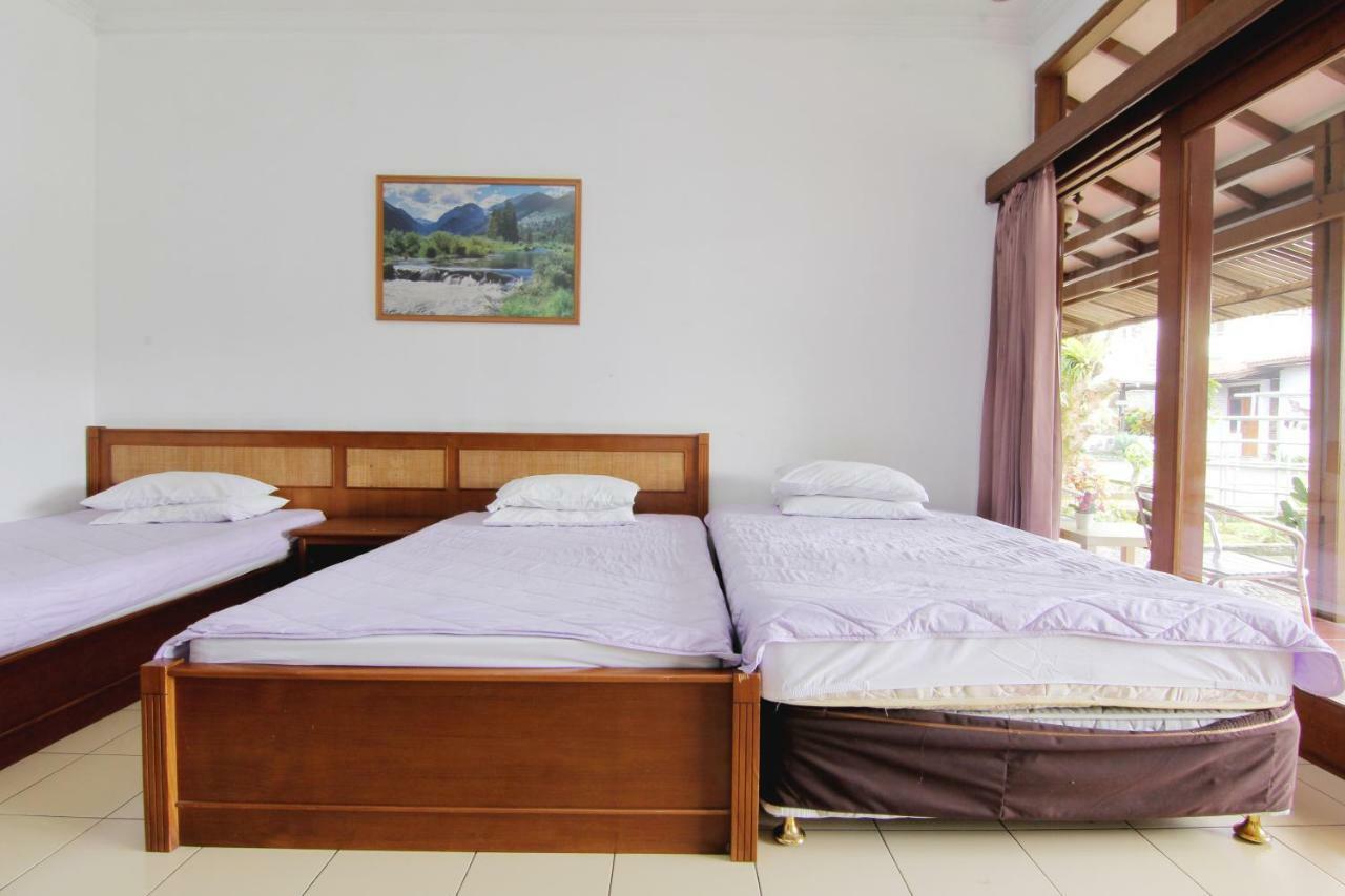 Villa Enggal Lembang Extérieur photo