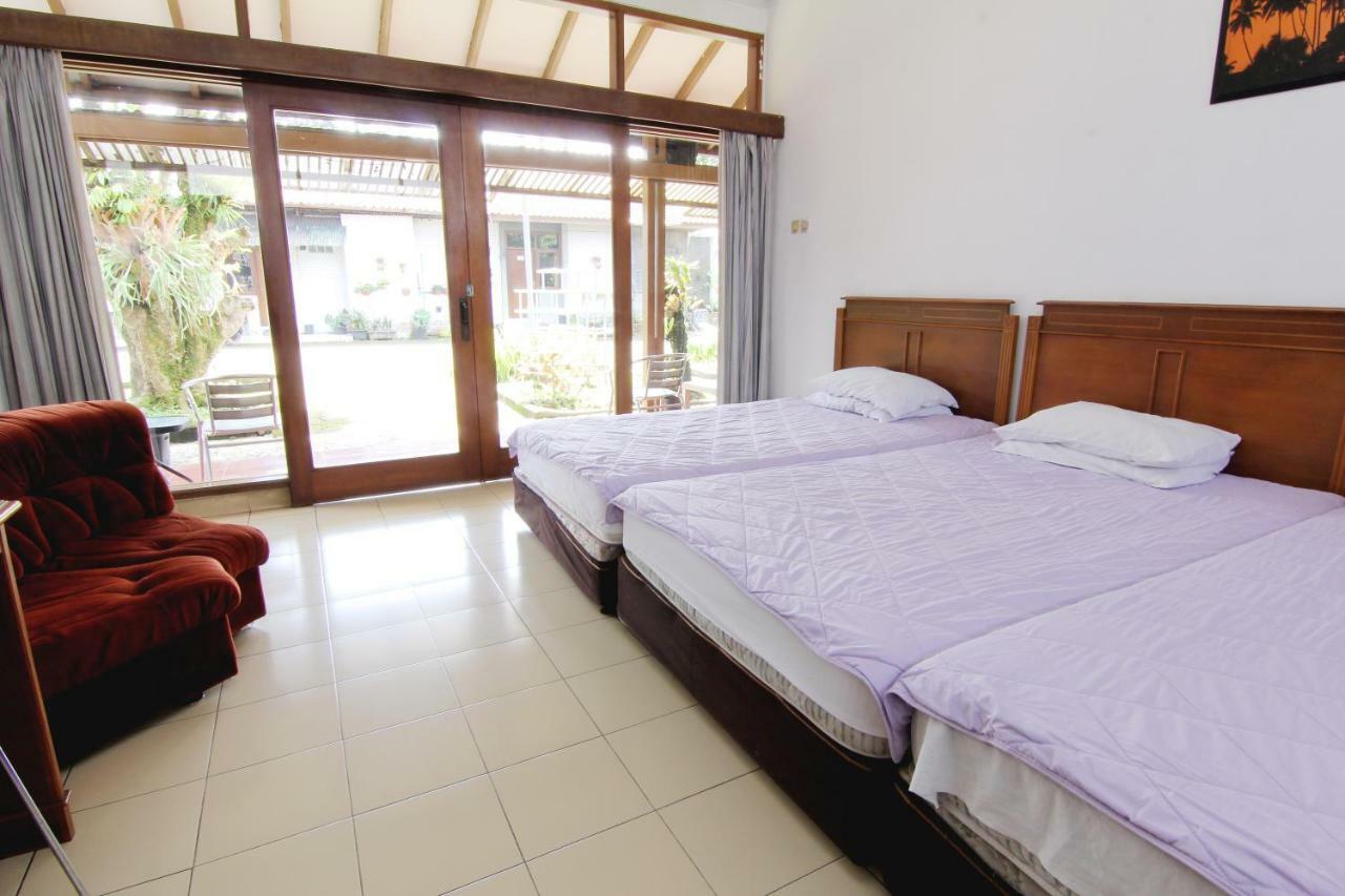 Villa Enggal Lembang Extérieur photo